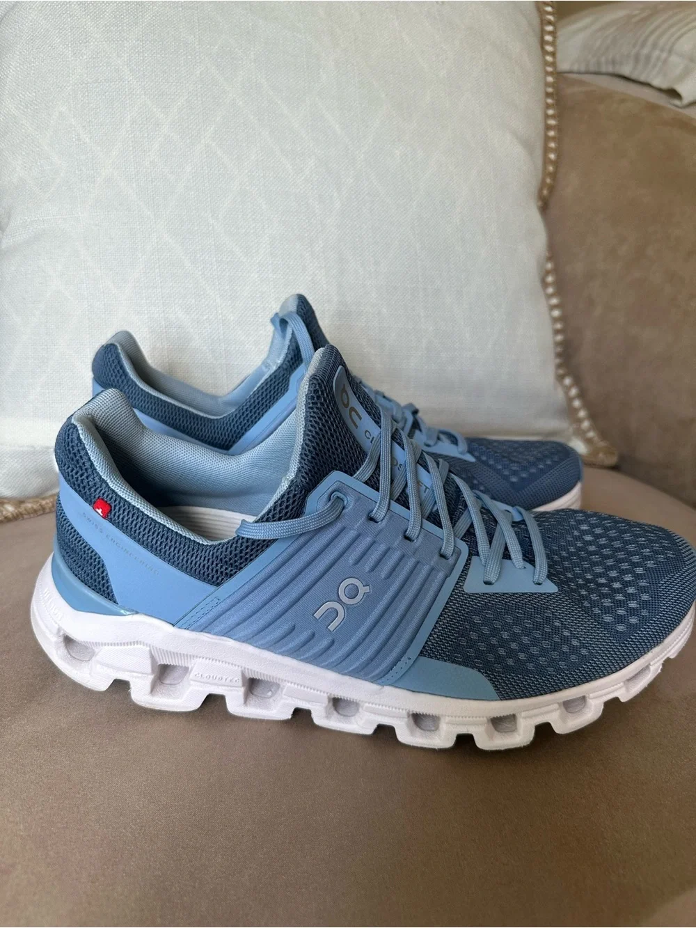 On Cloud women’s cloudswift Running Shoe in Light Blue size 10